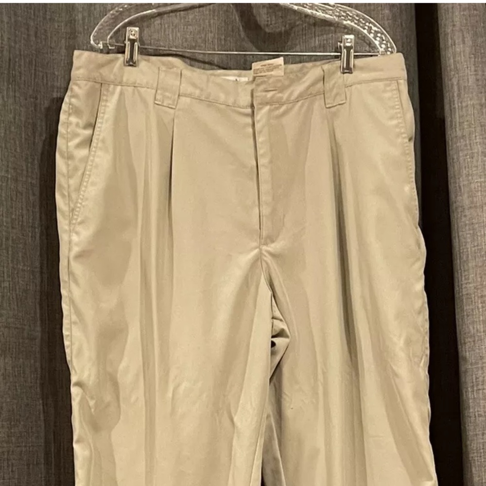 COLUMBIA SPORTSWEAR beige Pants 38x30 OUTDOOR HIKING Dress Pants GRT